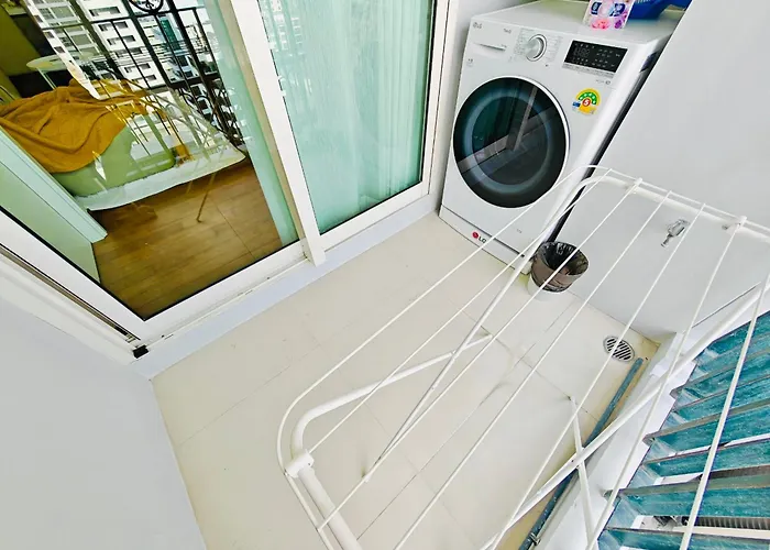 Downtown, Cozy 1br, 48sqm, Middle Of Thonglo, High Floor, Pool, Gym, Fast Wifi Apartment *