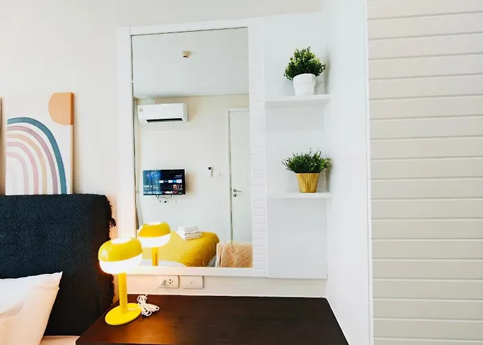 Downtown, Cozy 1br, 48sqm, Middle Of Thonglo, High Floor, Pool, Gym, Fast Wifi