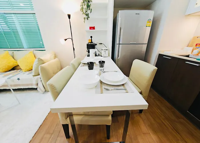 Downtown, Cozy 1br, 48sqm, Middle Of Thonglo, High Floor, Pool, Gym, Fast Wifi Apartment *