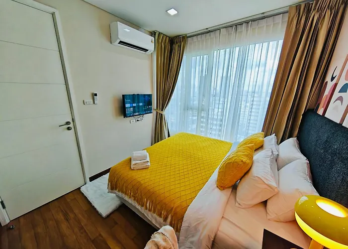 Downtown, Cozy 1br, 48sqm, Middle Of Thonglo, High Floor, Pool, Gym, Fast Wifi Apartment Bangkok