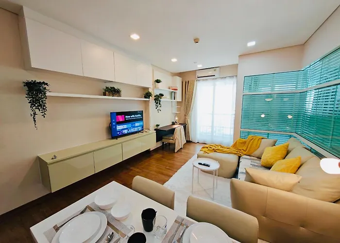 Downtown, Cozy 1br, 48sqm, Middle Of Thonglo, High Floor, Pool, Gym, Fast Wifi Apartment