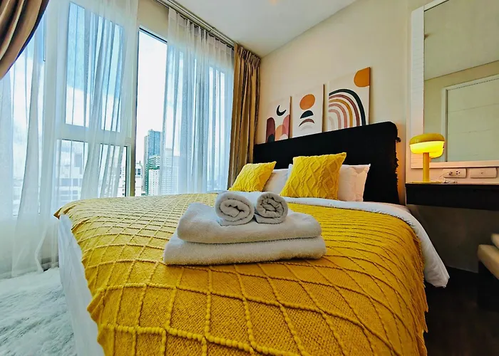 Apartment Downtown, Cozy 1br, 48sqm, Middle Of Thonglo, High Floor, Pool, Gym, Fast Wifi Bangkok