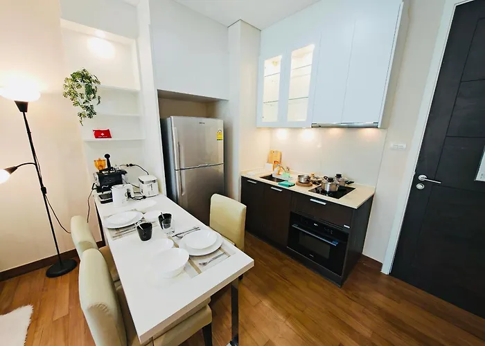 Apartment Downtown, Cozy 1br, 48sqm, Middle Of Thonglo, High Floor, Pool, Gym, Fast Wifi *