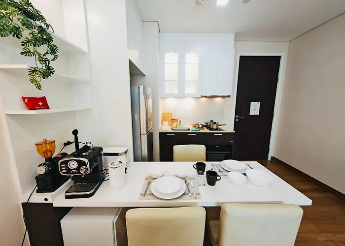 Apartment Downtown, Cozy 1br, 48sqm, Middle Of Thonglo, High Floor, Pool, Gym, Fast Wifi