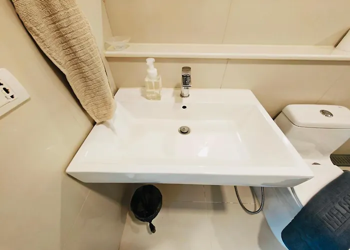 Downtown, Cozy 1br, 48sqm, Middle Of Thonglo, High Floor, Pool, Gym, Fast Wifi Bangkok