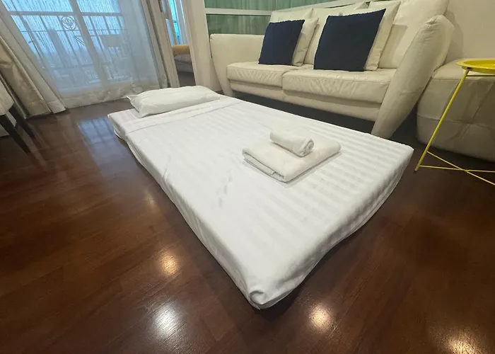 Downtown, Cozy 1br, 48sqm, Middle Of Thonglo, High Floor, Pool, Gym, Fast Wifi Bangkok