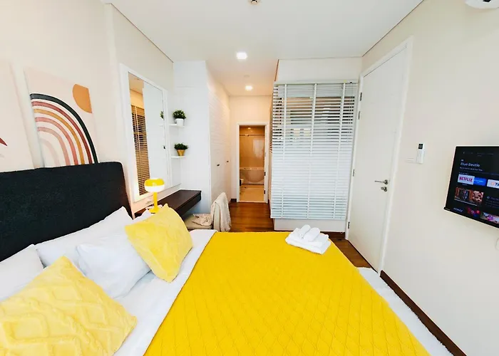 Downtown, Cozy 1br, 48sqm, Middle Of Thonglo, High Floor, Pool, Gym, Fast Wifi Apartment Bangkok