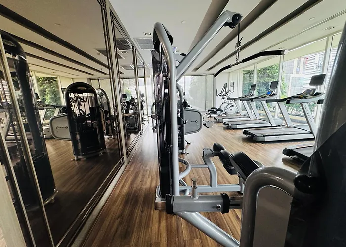 Apartment Downtown, Cozy 1br, 48sqm, Middle Of Thonglo, High Floor, Pool, Gym, Fast Wifi