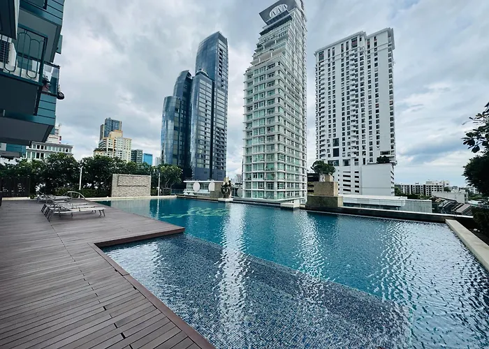 Downtown, Cozy 1br, 48sqm, Middle Of Thonglo, High Floor, Pool, Gym, Fast Wifi *