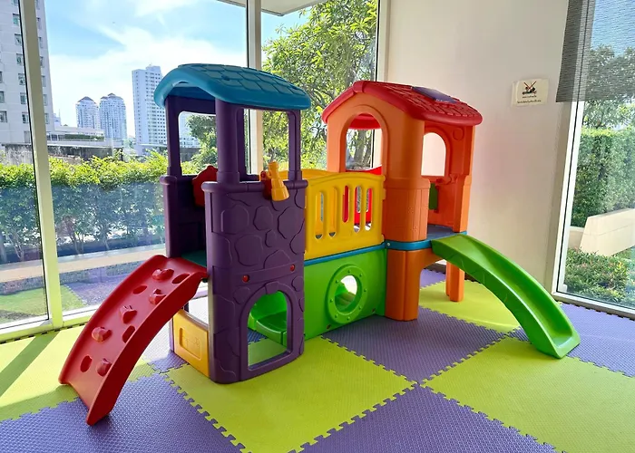 Downtown, Cozy 1br, 48sqm, Middle Of Thonglo, High Floor, Pool, Gym, Fast Wifi * Bangkok