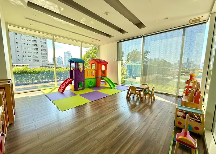 Downtown, Cozy 1br, 48sqm, Middle Of Thonglo, High Floor, Pool, Gym, Fast Wifi Apartment *